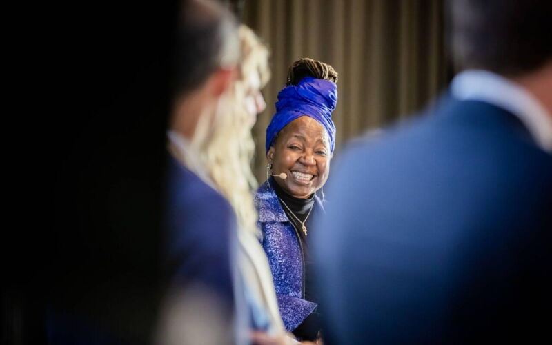 Kah Walla, Moderator of the P4C SOULutions Conference 2025 ©Photothek